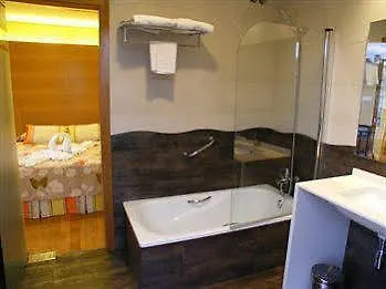 利诺酒店 2* 比戈