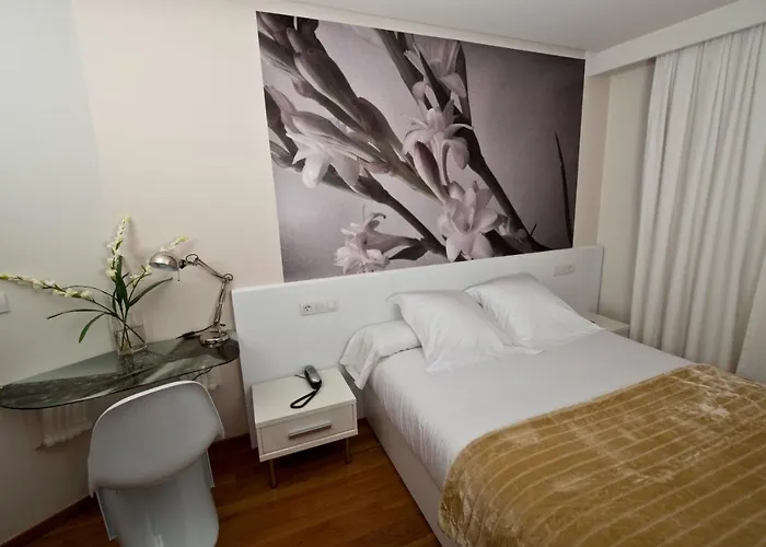 利诺酒店 2* 比戈